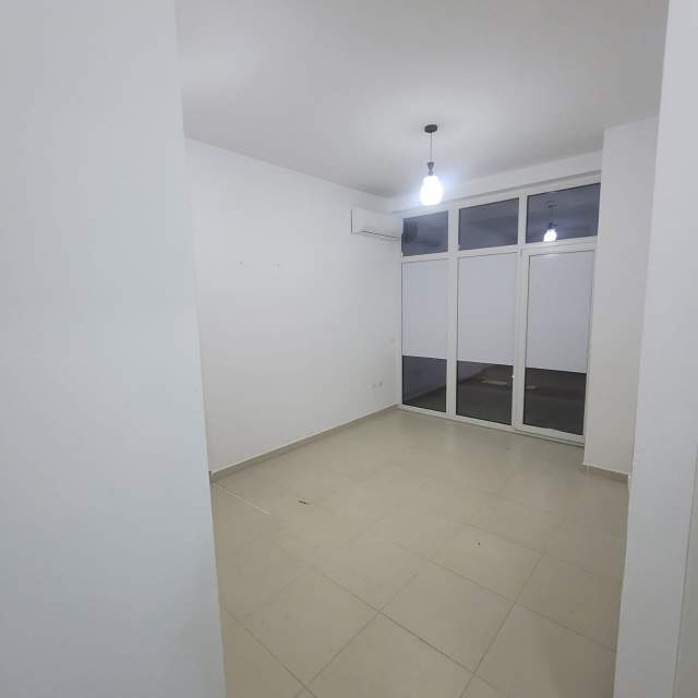 Tirane, jepet me qera apartament Kati 4, 55 m² 400 Euro