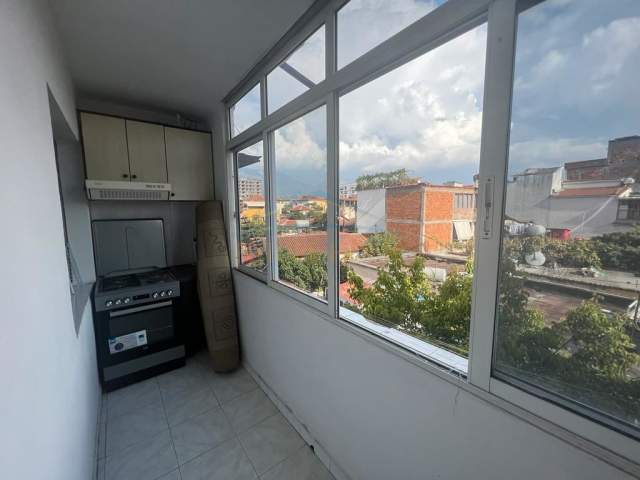 Tirane, shitet apartament 1+1+BLK Kati 3, 55 m² 65.000 Euro (Xhamlliku)