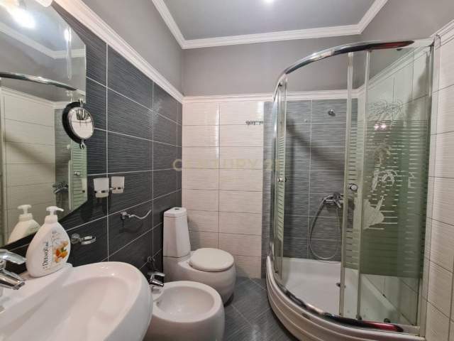 Tirane, jepet me qera apartament 2+1+BLK 101 m² 470 Euro (vilat gjermane)