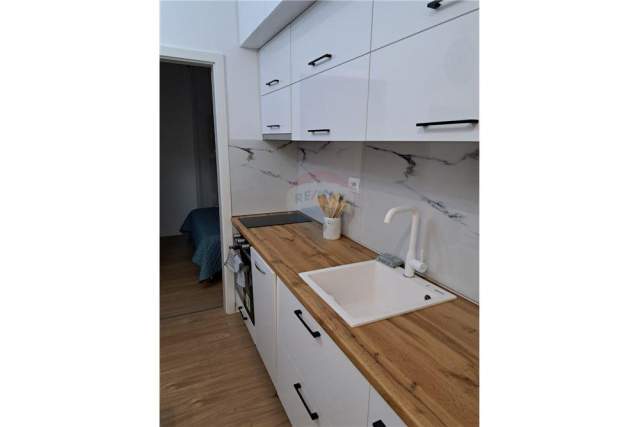 Tirane, jepet me qera apartament 2+1+BLK Kati 5, 45 m² 400 Euro (Kompleksi Mangalem)