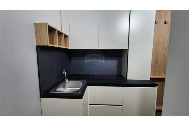 Tirane, jepet me qera garsonier Kati 3, 40 m² 400 Euro