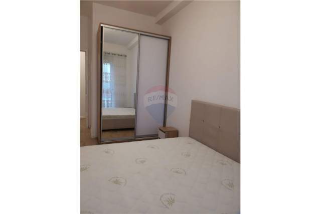 Tirane, jepet me qera apartament 1+1+BLK Kati 4, 70 m² 450 Euro