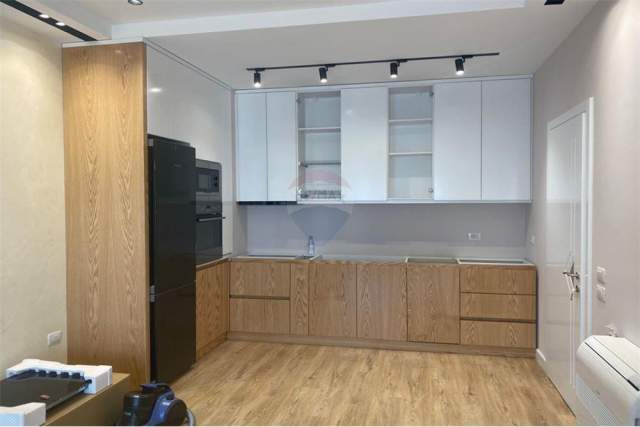 Tirane, jepet me qera apartament 1+1+BLK Kati 9, 77 m² 550 Euro (Kompleksi Magnet)