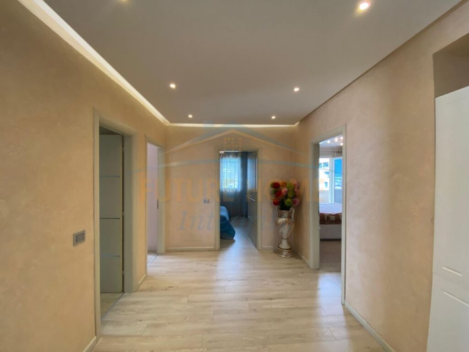 Tirane, shes apartament 3+1+Ballkon Kati 7, 140 m² 332,000 € (Rruga e Dibres)