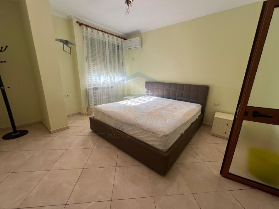 Tirane, jepet me qera apartament 2+1 Kati 4, 95 m² 600 € (Rruga e Kavajes)