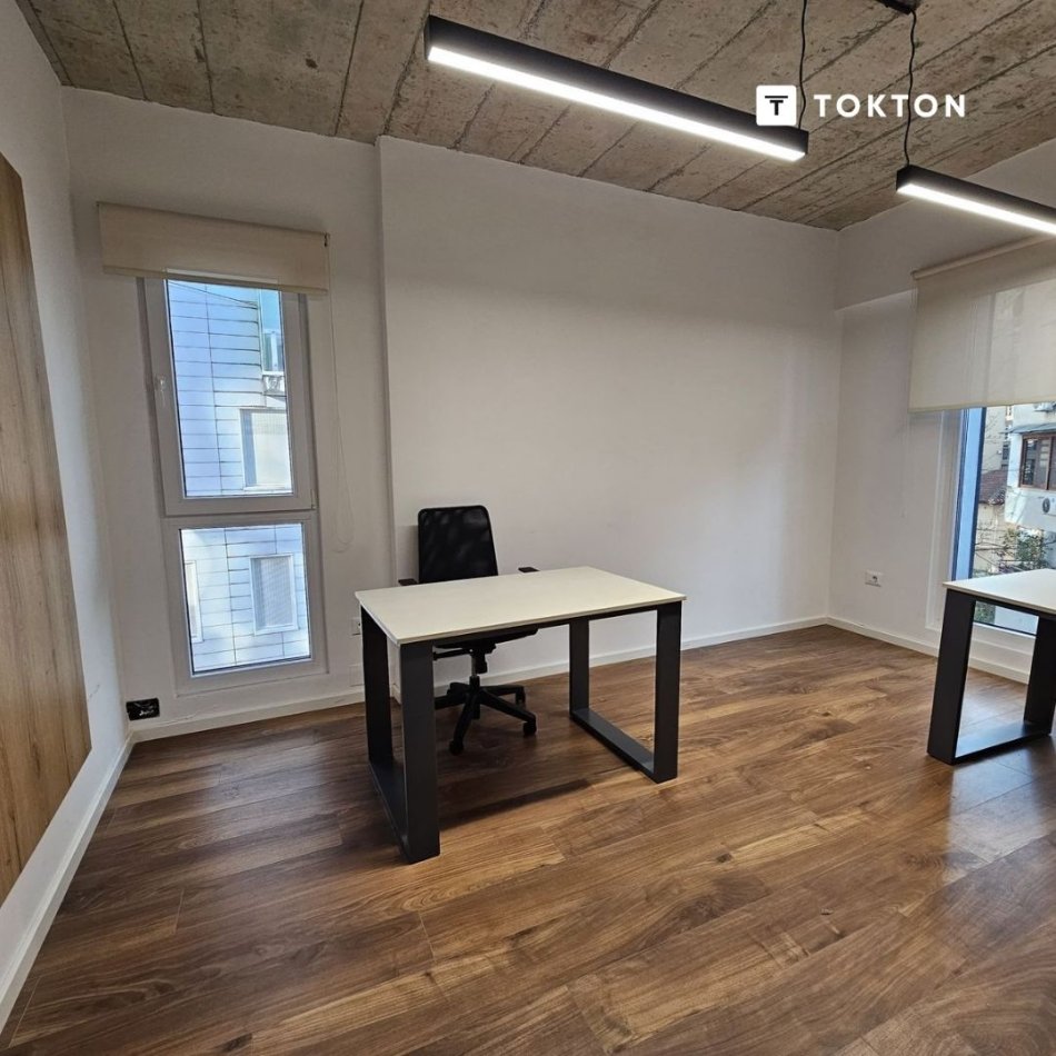 Tirane, jepet me qera ambjent biznesi Kati 3, 120 m² 2.500 € (Rruga e Elbasanit, Tiranë, TT 1954)