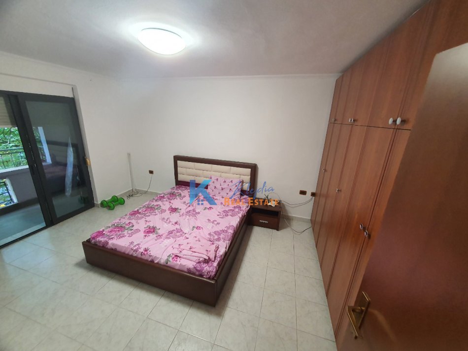 Tirane, shitet apartament 3+1+Aneks+Ballkon Kati 4, 96 m² 280.000 € (Bllok, afer LSI)