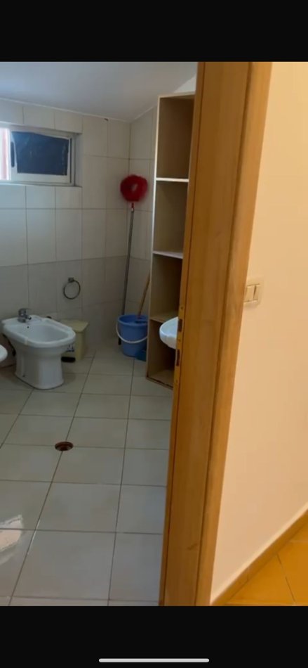 Tirane, jepet me qera apartament 2+1+Ballkon Kati 3, 80 m² 380 € (LAPRAKE)