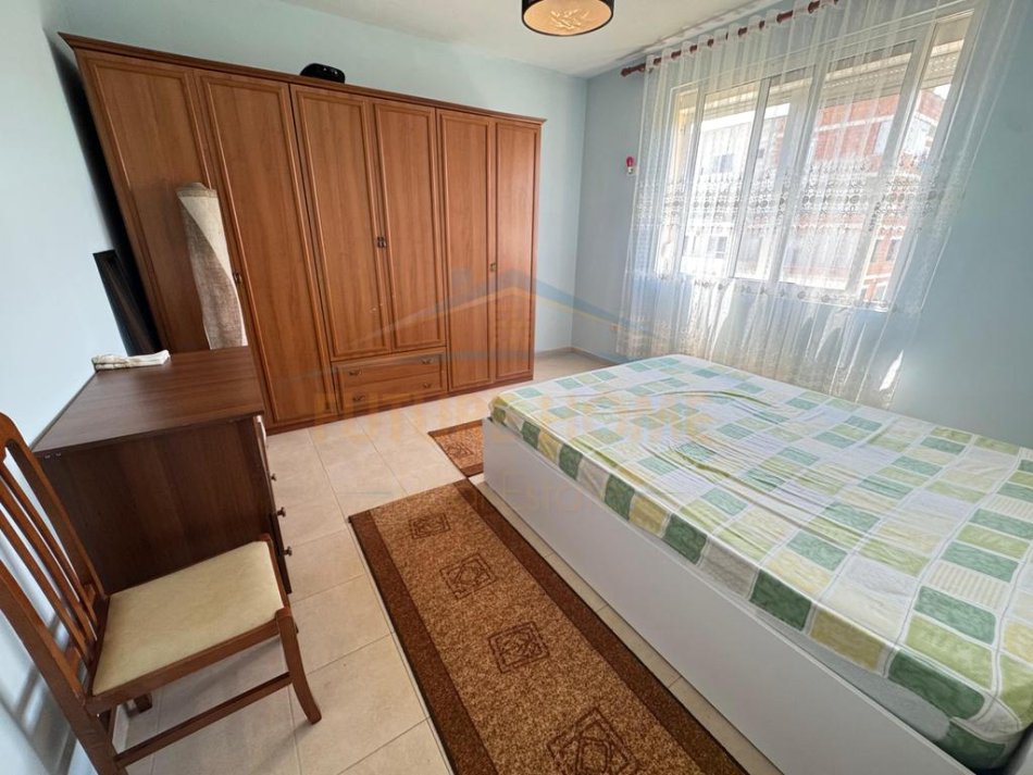 Tirane, jepet me qera apartament 1+1 Kati 7, 75 m² 400 € (Unaza e Re)