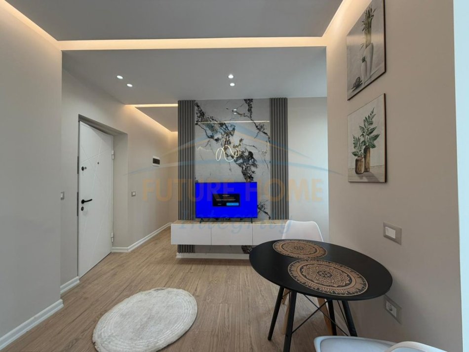 SHITEN 1+1 DHE GARSONIERE NE RRUGEN E BARRIKADAVE