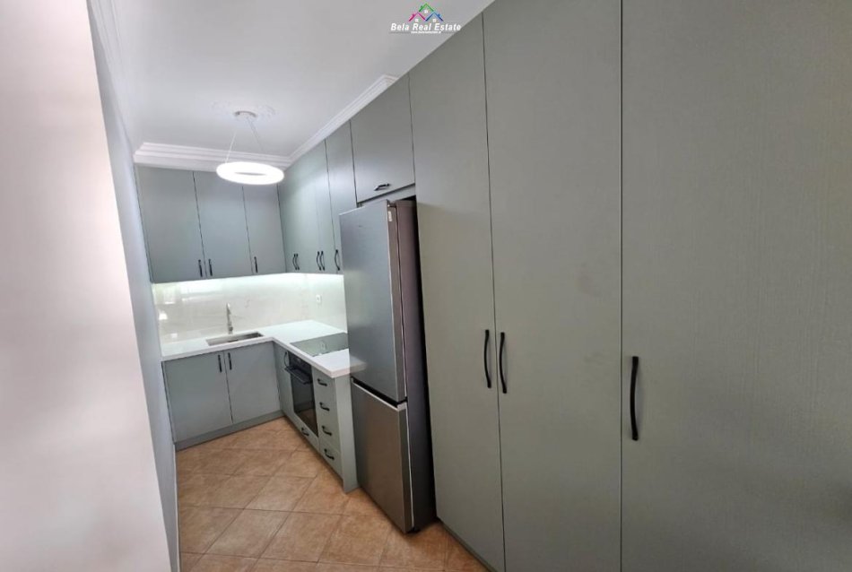 Tirane, jepet me qera apartament 2+1 Kati 7, 80 m² 800 € (Rruga e Kavajes)