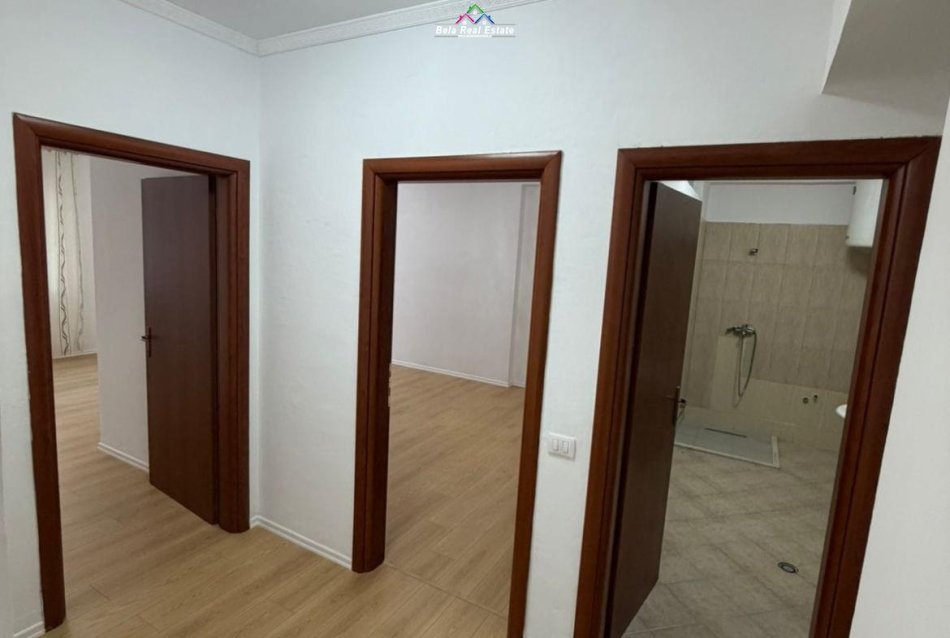 Tirane, shes apartament 1+1 Kati 3, 68 m² 91.000 € (Rruga Muhamet Deliu)