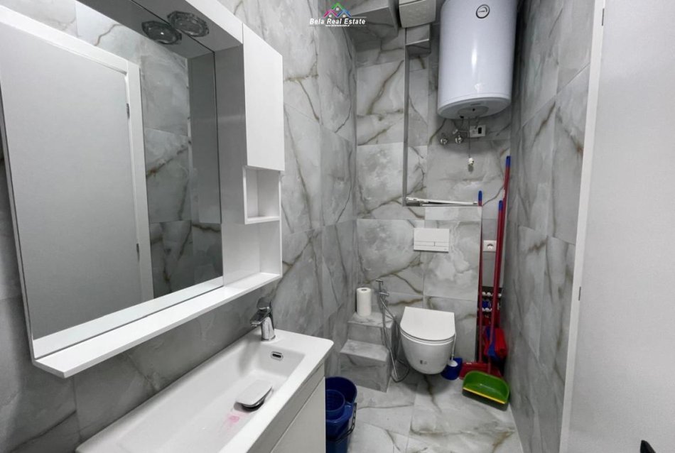 Tirane, jepet me qera apartament 1+1 Kati 4, 60 m² 570 € (Tregu Elektrik)