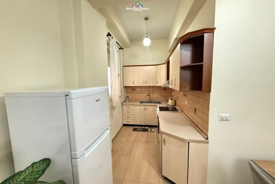 jepet me qera apartament 1+1 Kati 2, 110 m² 1.040 € (Rruga Urani Pano)