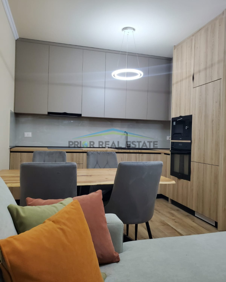 Tirane, jepet me qera apartament 1+1+Ballkon Kati 3, 1.000 € (Liqeni i Thate)