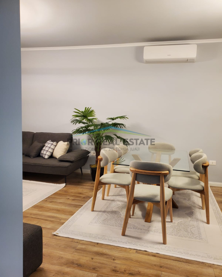 Tirane, jepet me qera apartament 2+1+Ballkon Kati 3, 1.500 € (Liqeni i Thate)