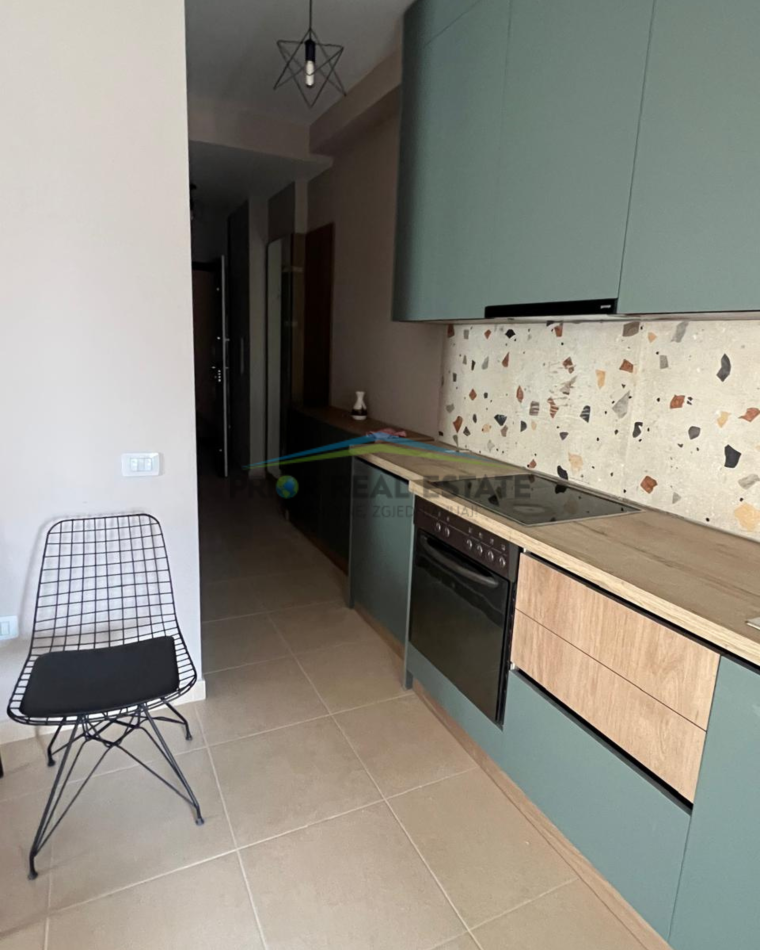 Tirane, jepet me qera apartament 1+1+Ballkon Kati 5, 65 m² 500 € (Don Bosko)