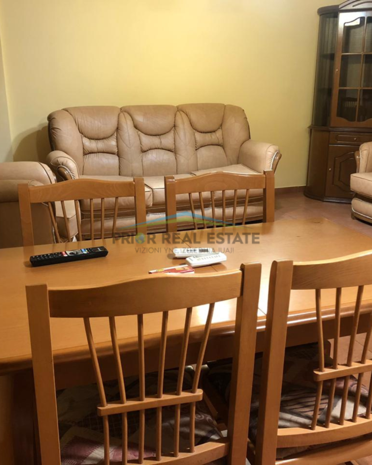 Tirane, jepet me qera apartament 1+1+Ballkon Kati 6, 75 m² 550 € (Ish Parku)