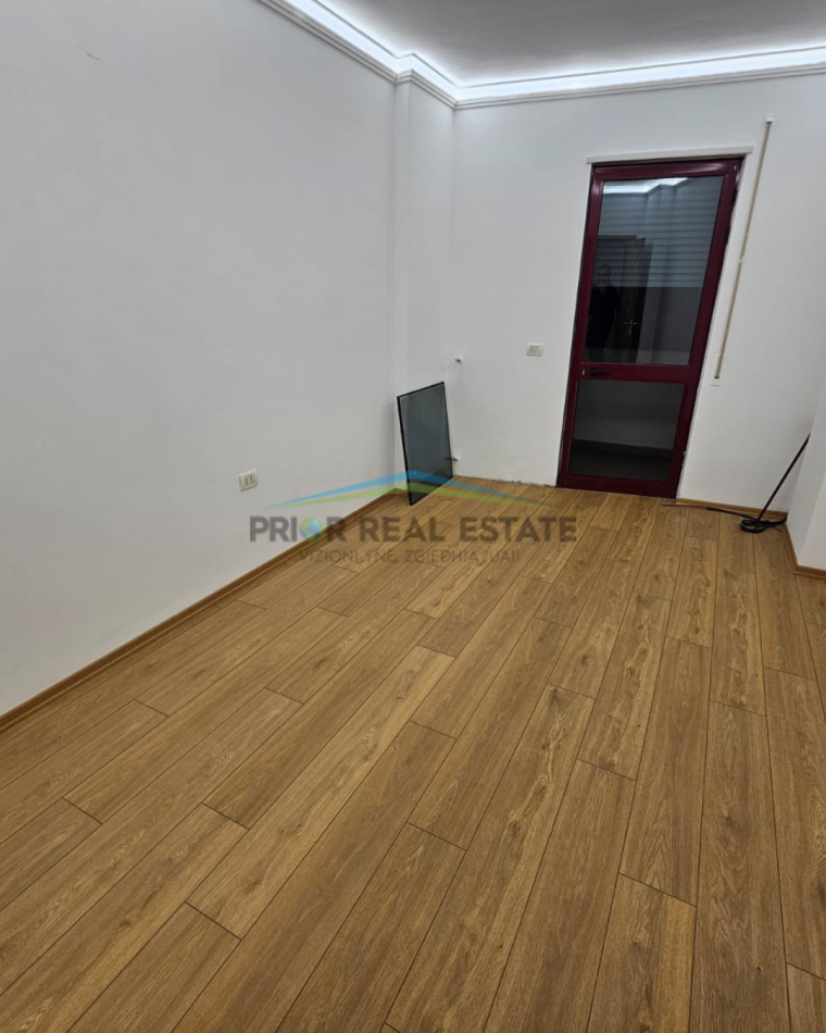 Tirane, shitet apartament 2+1+Ballkon Kati 1, 115 m² (Rruga 4 Deshomoret)
