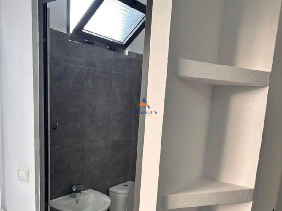 Tirane, jepet me qera apartament 1+1 Kati 1, 50 m² 310 € (RRUGA 3 DESHMORET,YZBERISHT)