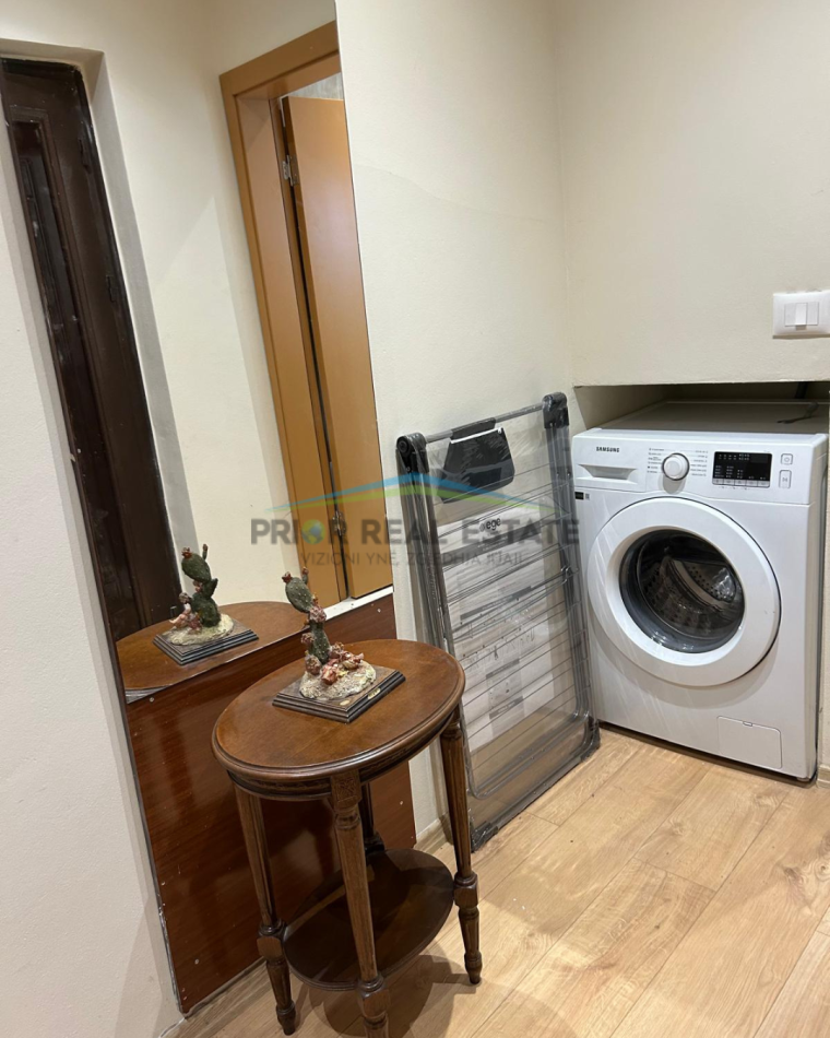 Tirane, jepet me qera apartament 2+1 Kati 4, 80 m² 55.000 ALL (Bulevardi Bajram Curri, afër Lulishtes 1 Maj)