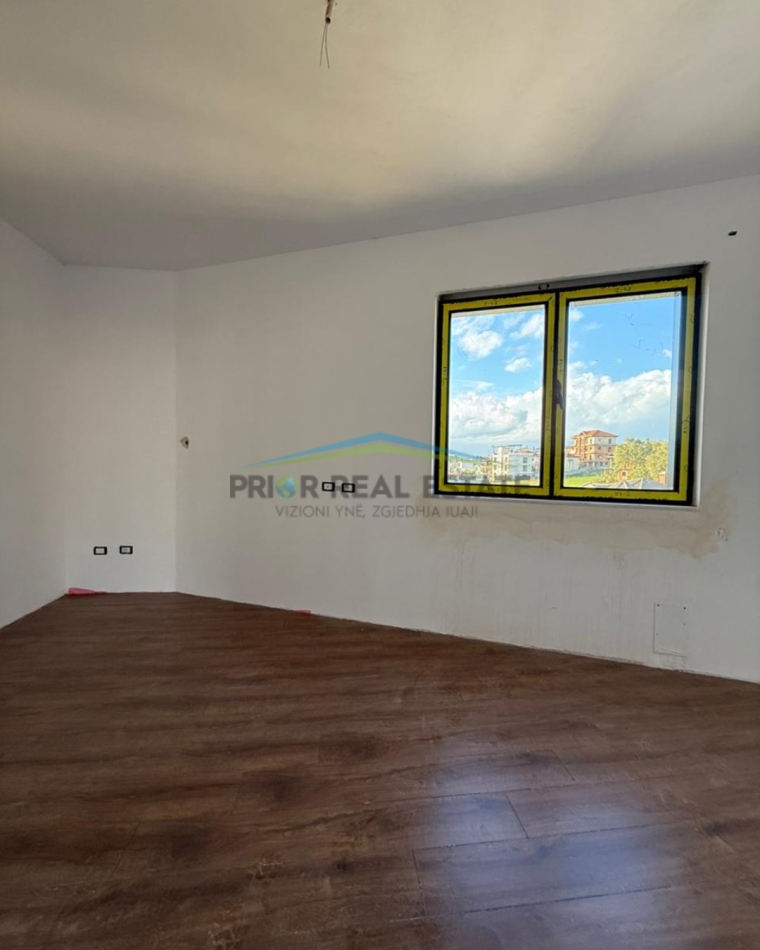 Tirane, shitet apartament 2+1+2 Kati 4, 95 m² 92.500 € (Pakuqan)