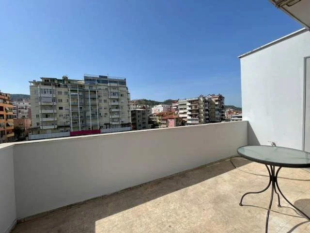 Tirane, jepet me qera apartament 2+1+BLK 120 m² 690 Euro (komuna eparisti)