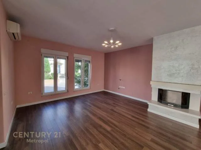 Tirane, jepet me qera apartament 4+1+A+BLK Kati 3, 290 m² 2.300 Euro (teg)