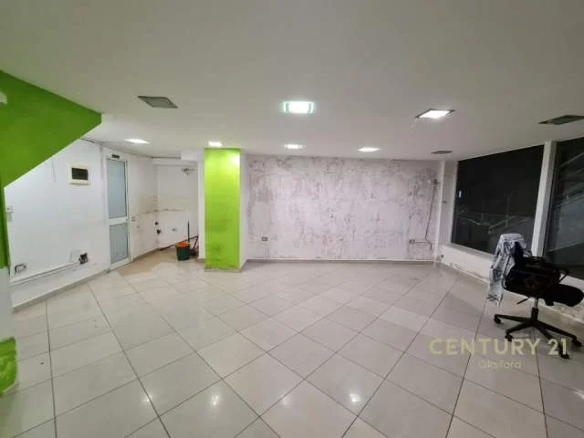 Tirane, jepet me qera apartament 80 m² 600 Euro (kavajes)