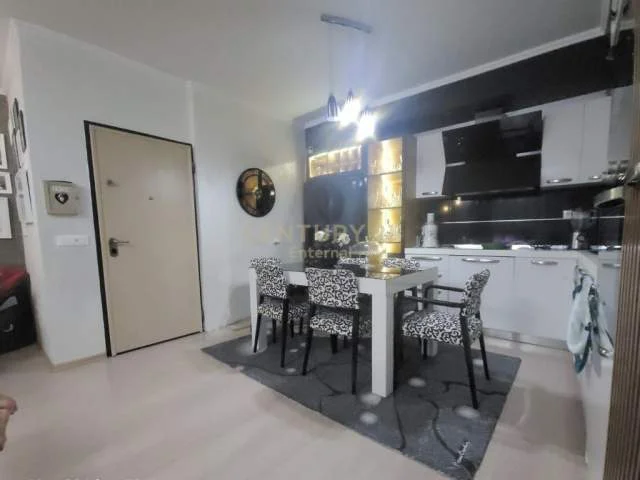 Tirane, jepet me qera apartament 2+1+BLK 100 m² 800 Euro (garda)