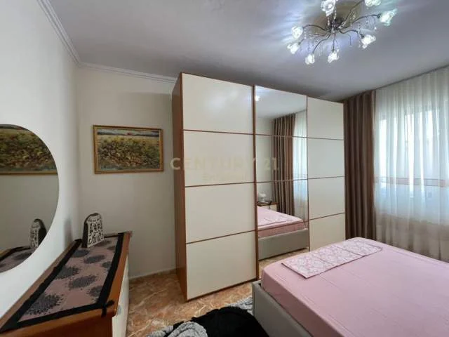 Tirane, jepet me qera apartament 1+1+BLK 60 m² 600 Euro (rruga kosvareve)