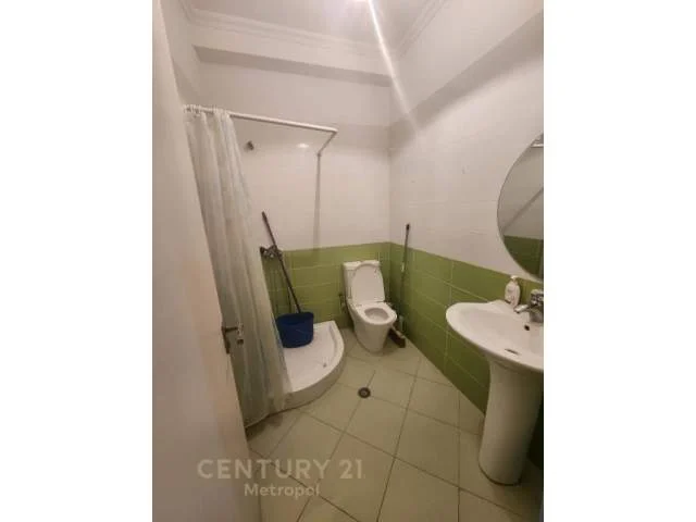 Tirane, jepet me qera apartament 102 m² 600 Euro (ish hipoteka)