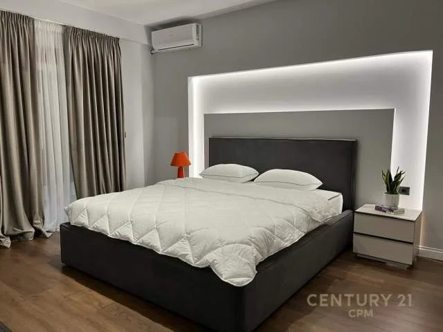 Tirane, jepet me qera apartament Kati 1, 116 m² 900 Euro