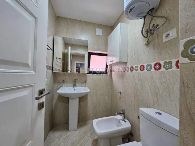 Tirane, shitet apartament 2+1+BLK Kati 2, 135 m² 197.000 Euro (komuna parisit)