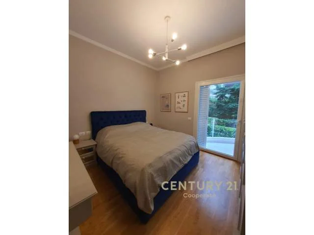 Tirane, shitet 1+1 Kati 1, 71 m² 142.000 Euro (liqeni)