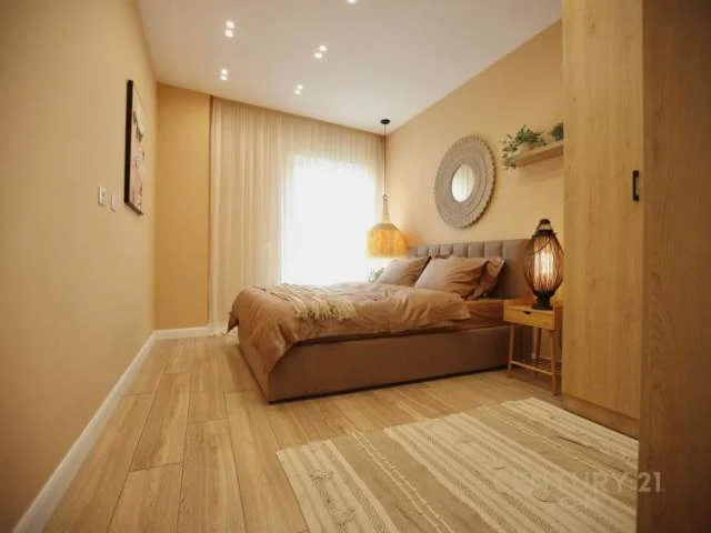 Tirane, jepet me qera apartament 72 m² 950 Euro (qender)