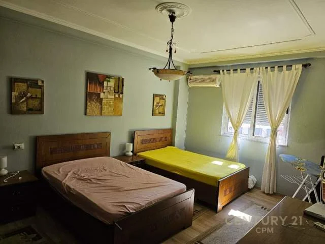 Tirane, jepet me qera apartament 1+1+BLK 70 m² 600 Euro (zog i zi)