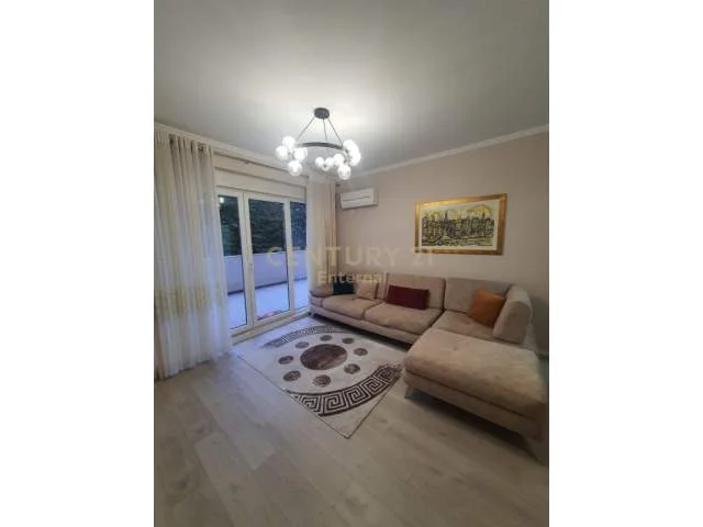 Tirane, jepet me qera apartament 2+1+BLK Kati 1, 106 m² 600 Euro