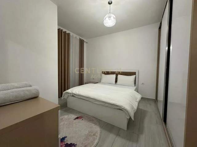 Tirane, shitet apartament 2+1+BLK Kati 3, 92 m² 140.000 Euro (Rruga e Dibrës)