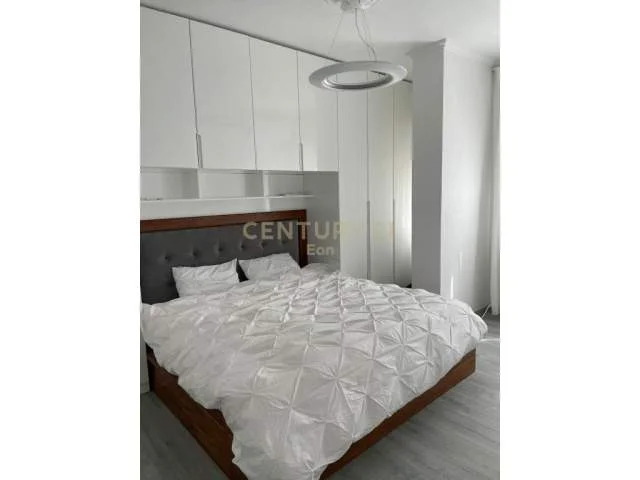 Durres, jepet me qera apartament 2+1 Kati 1, 100 m² 900 Euro (currila)