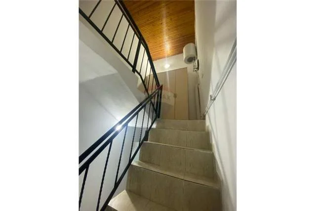 Tirane, jap me qera apartament duplex 1+1 Kati 3, 55 m² 450 Euro
