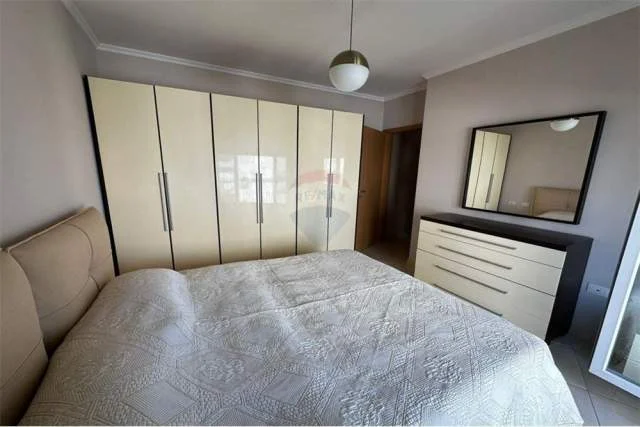 Tirane, jepet me qera apartament 1+1 Kati 2, 70 m² 450 Euro (Rruga Frosina Plaku)