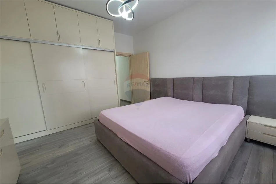 Shitet apartament 2+1+garazhd te Liqeni i Thate, 185'000 Euro