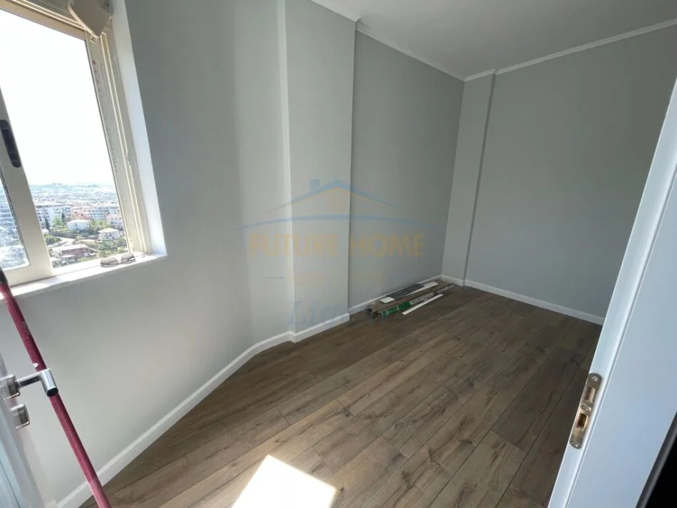 Shitet, Apartament 2+1, Fresk, Tiranë. LI39898