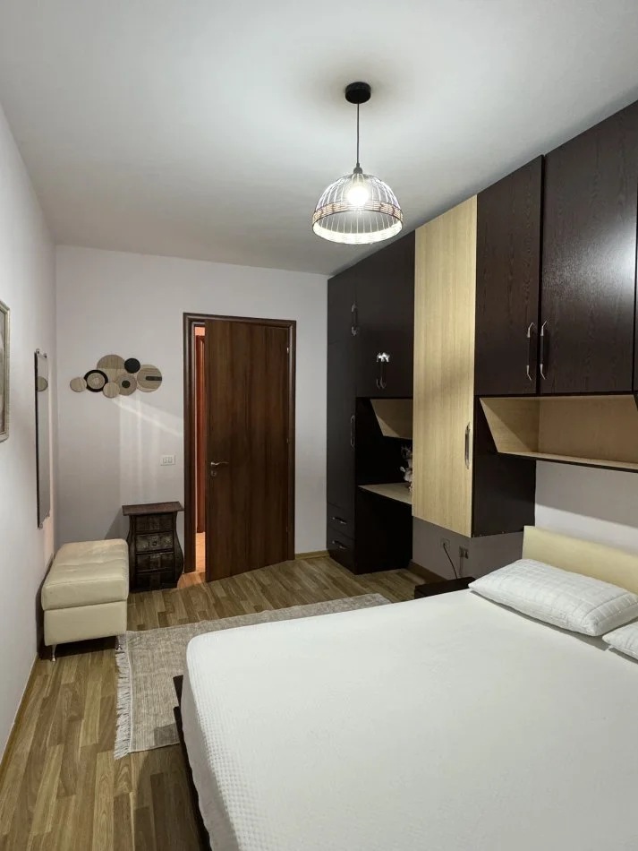 Apartament Me Qera 1+1 Tek Kompleksi Kontakt Tirane.