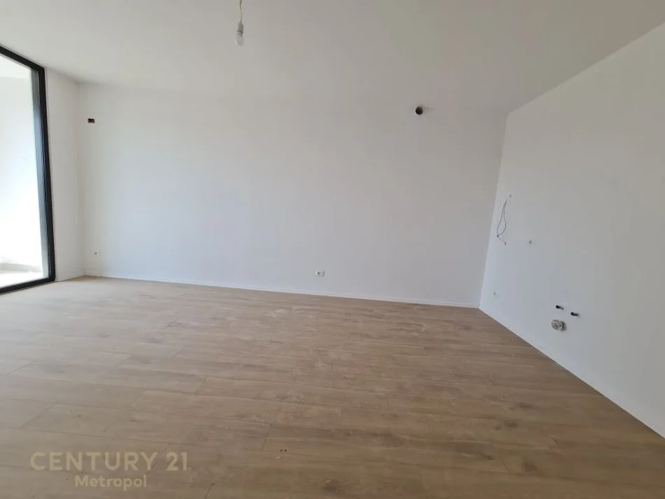 JAP PER QIRA APARTAMENT TE ARREDUAR 1+1, ALI DEMI!