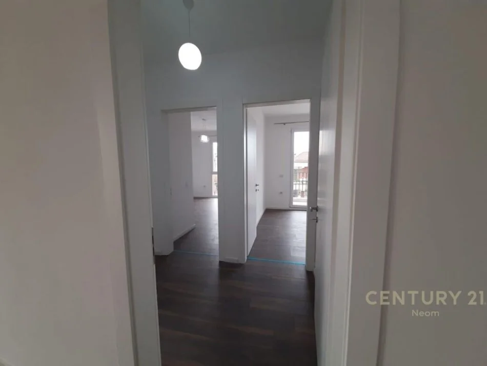 JEPET APARTAMENT 2+1+2 ME QIRA PER ZYRA OSE BANIM