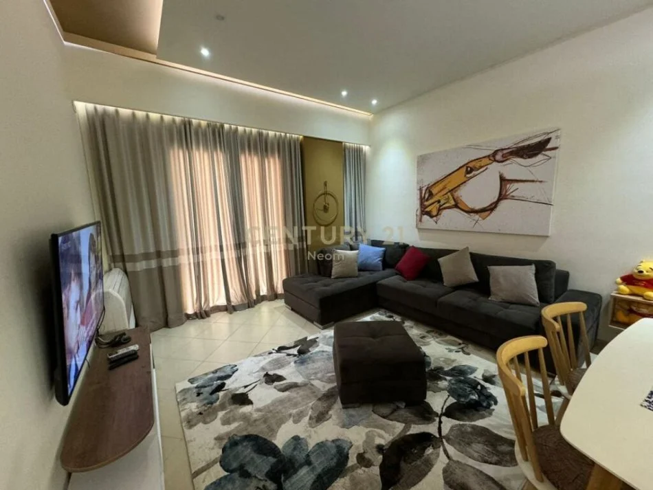 Tirane, jepet me qera apartament 1+1+Ballkon, Kati 5, 74 m² 600 € (Rruga: Bill Klinton, Kodra e Diellit)