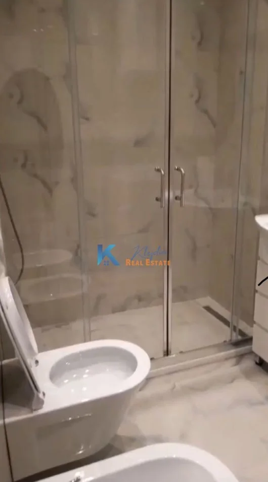 Tirane, jepet me qera zyre , Kati 10, 75 m² 650 € (Rruga e Kavajes, Tirana Garden Building)