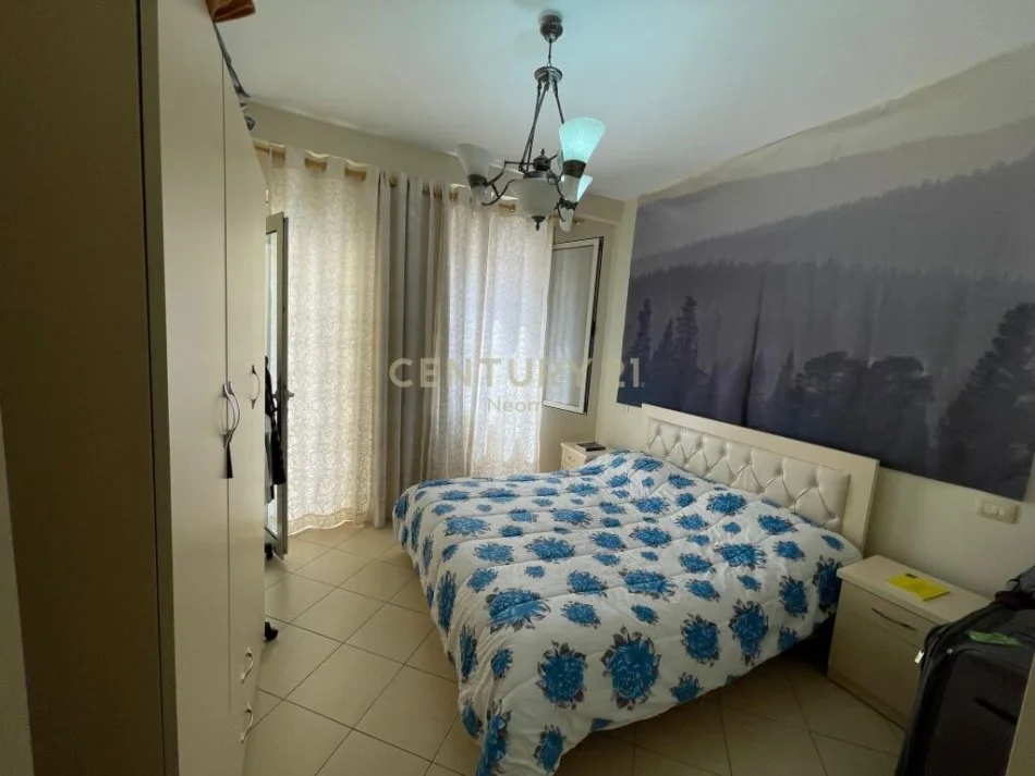 Tirane, jepet me qera apartament 1+1 Kati 4, 64 m² 450 € (liqeni i thate)